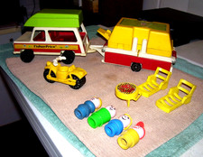 Vintage 1979 Fisher Price Little People Family Jeep and Pop Up Camper Set #992 picture