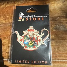 Disney TWDC Alice in Wonderland Teapots Pin LE 300 - Alice & Queen of Hearts picture