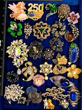 Lot 30 Pc Mixed Rhinestone Brooch Pins Jewelry Collection Blue Green Gold Tone picture