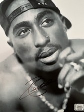 Tupac Shakur 8x10 Autographed Photo With 8x10 picture