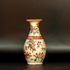 Antique 19th C. Miniature Famille Rose Canton Chinese Export Porcelain Bud Vase picture