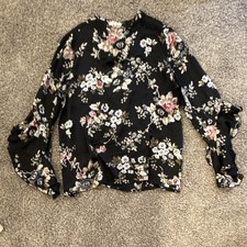 Women's Floral and Flowy Long Sleeved Top Size M New Without Tags Maurice’s Co picture
