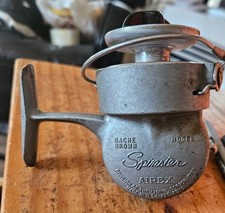 Vintage Bache Brown Spinster md5 spinning reel 1952-1953 U.S.A. picture