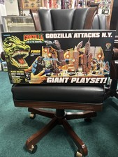 1995 Trendmasters Godzilla Attacks New York Giant Playset Complete New In Box picture