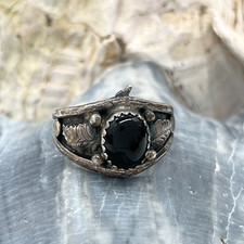 Vintage Southwestern Native American Navajo Sterling Silver Black Onyx Leaf Ring picture