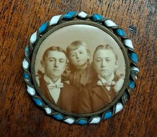 Antique Victorian Mourning Pin Brooch 3 Children  Twisted Rope Frame picture