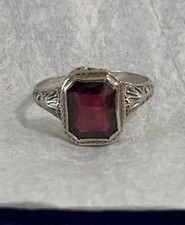 Vintage Art Deco 14K White Gold Filigree Deep Red Stone Solitaire Ring picture