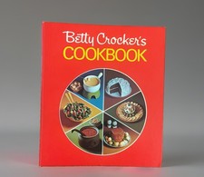 BETTY CROCKER'S COOKBOOK 5 Ring Binder  20th Print 1973  Text Edition VGUC picture