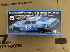 Route Wix Richard Petty 1969 Ford Torino Talladega Diecast Car 1:24 Scale picture