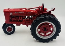 Ertl McCormick Farmall Super MD Tractor 1/16 Scale picture