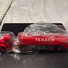 Texaco Winross Nostalgia Series 2 Red/White Tanker Model Truck Repro 1960s picture