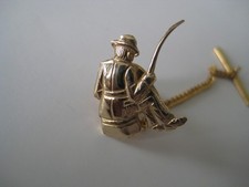 Solid 9ct Gold Fishing Brooch / Fisherman Lapel Pin 1.52g Hallmark  B'hm 2010 picture