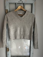 Madewell Grey V-Neck Cashmere Long Sleeved Sweater Size Small picture