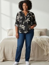 Torrid 4 Women's Floral Blouse Black White Roll Tab Sleeve Top 4X picture