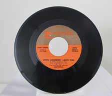 45 RECORD - FRANK SINATRA -  WHEN SOMEBODY LOVES YOU picture