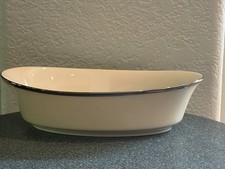 LENOX SOLITARE IVORY w/PLATINUM Trim Porcelain  Oval Serving Dish 10