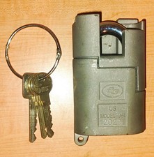 Sergeant and Greenleaf Model 951 Padlock with 3 Keys on Key Ring picture