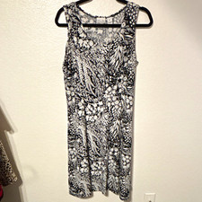 Kim Rogers Women’s Petite PM Fit & Flare Knit Dress Floral Black White Gray picture