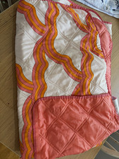 Quilted Reversible Picnic Blanket Geometric White Pink Orange water-resistant picture