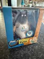 Family Guy 🔥CHILLIN’ & GRILLIN’ PETER🔥 FYE Exclusive ~BRAND NEW~ Mezco picture