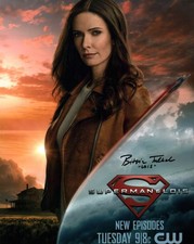 Elizabeth Bitsie Tulloch Superman and Lois 11x14 Signed Photo JSA Certified Auto picture