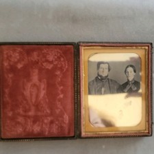 1850s Quarter Plate Daguerreotype Portrait Couple Crisp Faces Split CaseUpdated picture