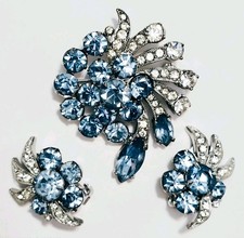 Vintage Eisenberg Ice Sky Blue & Clear Rhinestone Brooch & Clip-on Earrings Set  picture