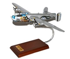USAAF Consolidated B-24 Dragon & His Tail 43 BG Desk WW2 Model 1/60 SC Airplane picture