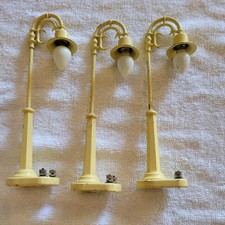 3 LIONEL # 58  YELLOW STREET LAMP POSTS POSTWAR O ( LIGHTED) picture