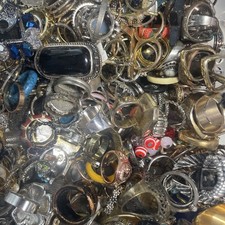 Lot Of (25) Costume Jewelry Rings Vintage To Modern Grab Bag Random picture