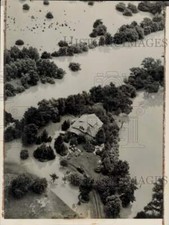 1938 Press Photo Aerial View Of Flood Surrounding Farmhouse In Northern Illinois picture