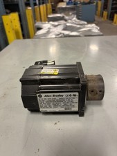 ALLEN BRADLEY MPL-A310P-SJ72AA MOTOR SERIES A MPLA310PSJ72AA USED picture