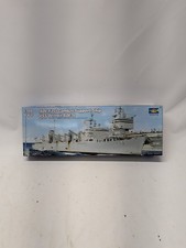 Trumpeter 05786 1/700 AOE Fast Combat Support Ship USS Detroit(AOE-4) Model Kits picture