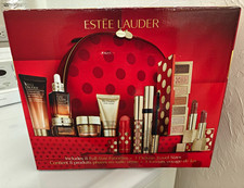 Estée Lauder 2025 Holiday Set: Cleansing Gel, Serum, Mascara + More picture