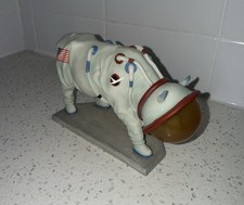 Cow Parade MOOOOONWALK Figurine #9120 Astronaut Space Cow 2000 - RETIRED picture