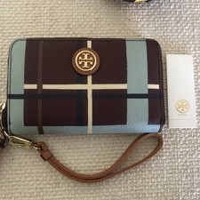EUC Tory Burch Women's Zip Wristlet Wallet  Burgundy ,Blue Tag Not Attach picture