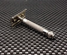 Vintage 1930's Gillette British NEW DE Safety Made In England Razor NO CRACKS picture