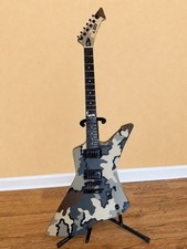 ESP LTD Snakebyte Camo Electric Guitar w/ Matching Camo Hardshell Case – Rare picture