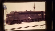 XTU08 35MM Train Slide ENGINE LOCOMOTIVE RR 1650 CR CONRAIL 1979 picture
