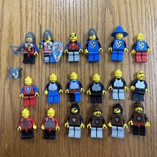 VTG LEGO Castle Knights Minifigure Lot of 18 Minifigs Genuine Parts Accessories picture