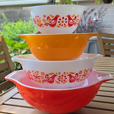 Pyrex Friendship 4pc Cinderella.  Beautiful Condition. picture