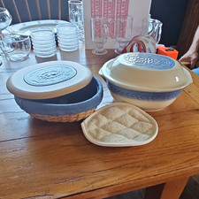 Longaberger American Craft Cornflower 2Qt Oval Covered Casserole Set With Basket picture