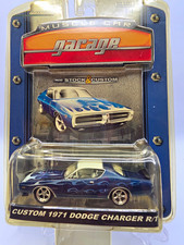 GreenLight Muscle Car Garage 1:64 1971 Dodge Charger R/T Diecast Blue/White picture