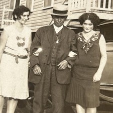 1930s Original Photograph 2 Ladies And A Gentleman picture