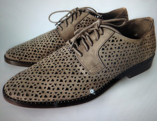 Vince Camuto Lesta Women's Sz 8.5M Taupe Laser Cut Welt Beading Stud Trim Shoes picture
