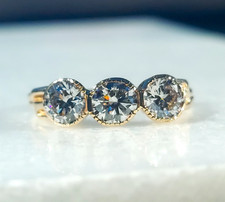 Vintage ring 1.10 ctw diamond 3 diamonds ring ,10K Gold diamond ring, Size 5.5 picture