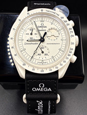 Omega x Swatch MoonSwatch Snoopy White Moonphase NEW 2 Straps Box SO33W700 picture