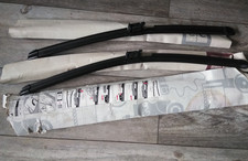 A2228201145 GENUINE OEM MERCEDES-BENZ LEFT/RIGHT WIPER BLADE. (NEW) picture