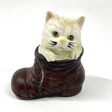 Vintage Brinn's Porcelain White Cat In Boot Figurine Taiwan Rare Collectible picture