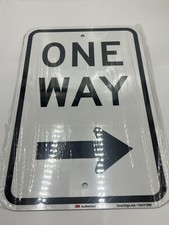 SmartSign 18MJ One Way Sign Sign Right Arrow 12